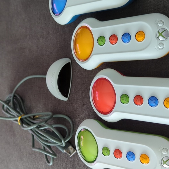 XBOX 360 GAMES -- SCENE IT BOX OFFICE SMASH & LIGHTS CAMERA ACTION W BIG BUTTON - Picture 4 of 8